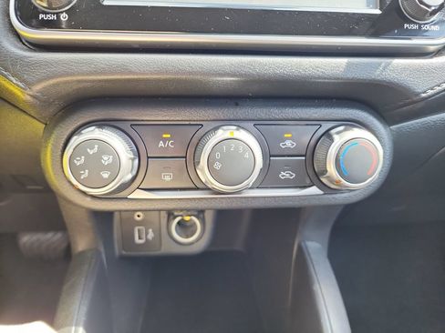 Used 2023 Nissan Versa S FWD image 29