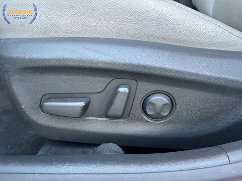 Used 2017 Hyundai Elantra Limited image 32