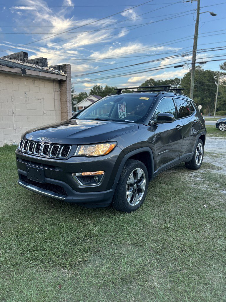 Used 2019 Jeep Compass Limited w/ Safety & Security Group AWD/4WD image 1