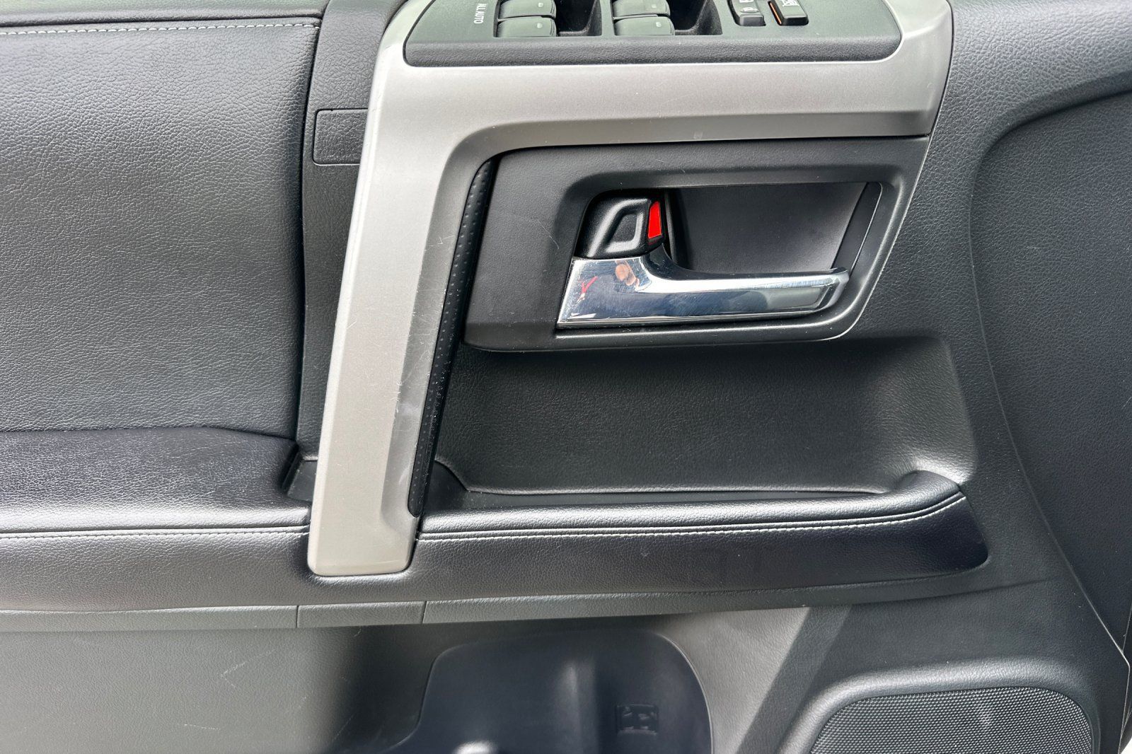 Used 2016 Toyota 4Runner SR5 Premium RWD image 12