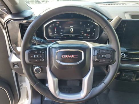 Used 2025 GMC Sierra 1500 SLT image 22