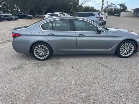 Used 2021 BMW 530i image 8