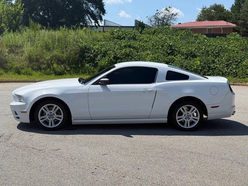 Used 2014 Ford Mustang Coupe RWD image 3