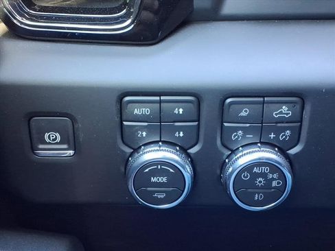 Used 2026 GMC Sierra 2500 AT4 w/ AT4 Premium Plus Package image 24