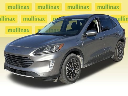 Used 2022 Ford Escape Titanium image 12
