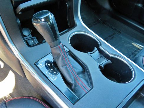 Used 2015 Toyota Camry SE image 28