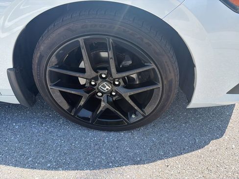 Used 2023 Honda Civic Sport image 15