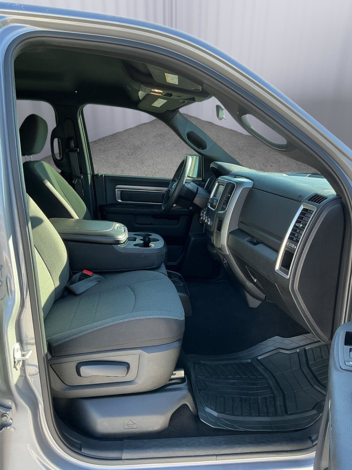 Used 2024 RAM 1500 Warlock AWD/4WD image 23