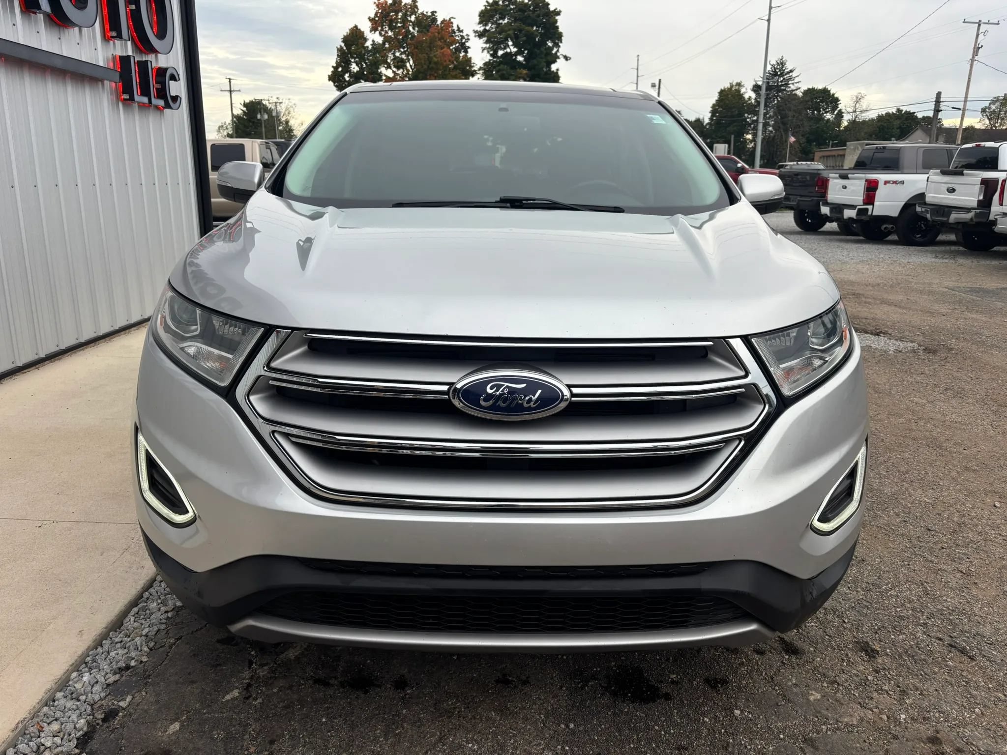 Used 2018 Ford Edge Titanium w/ Equipment Group 301A FWD image 12