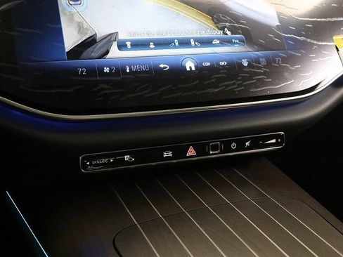 Certified 2025 Mercedes-Benz E 450 4MATIC Sedan image 22