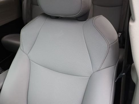 Used 2021 Toyota Sienna XLE image 23