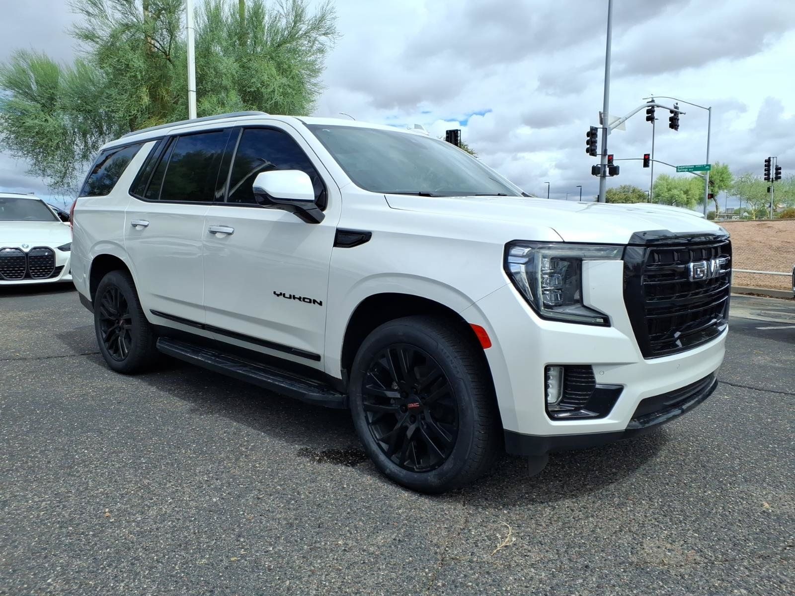 Used 2021 GMC Yukon SLT w/ SLT Luxury Plus Package AWD/4WD image 3