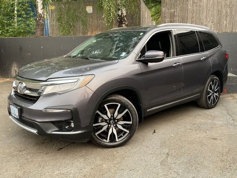Used 2019 Honda Pilot Touring image 1