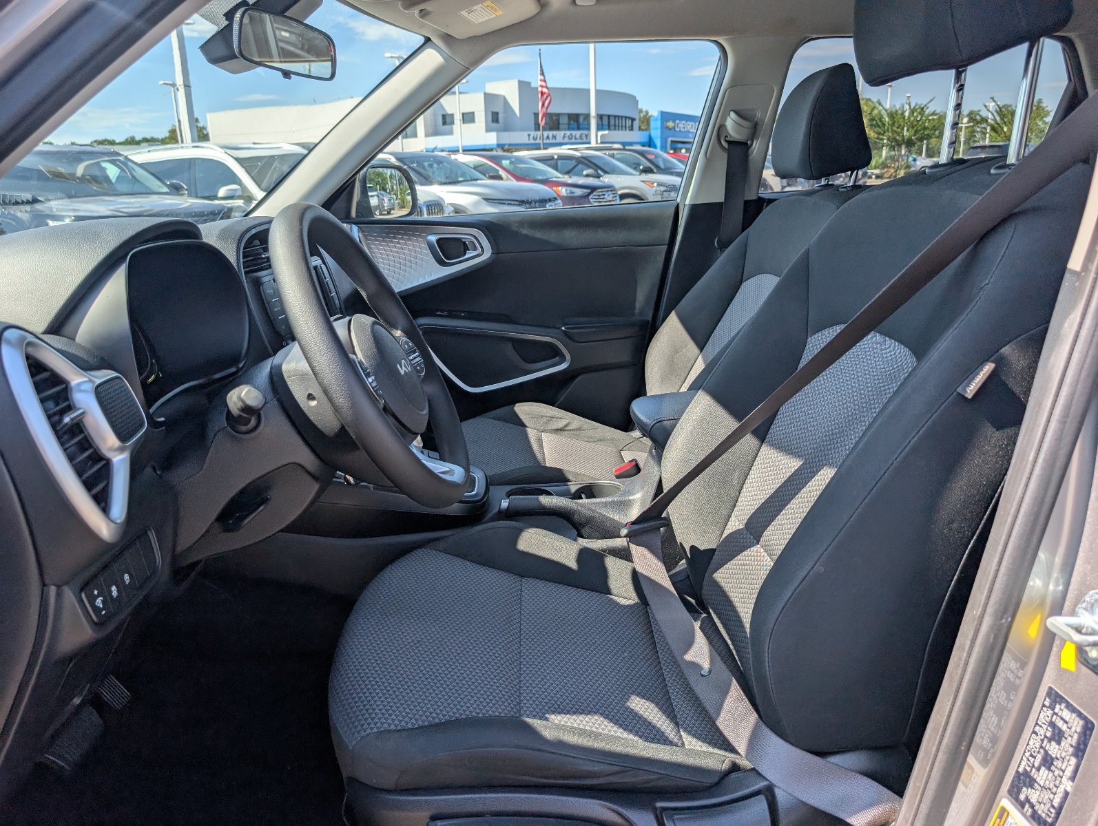 Used 2023 Kia Soul LX FWD image 13