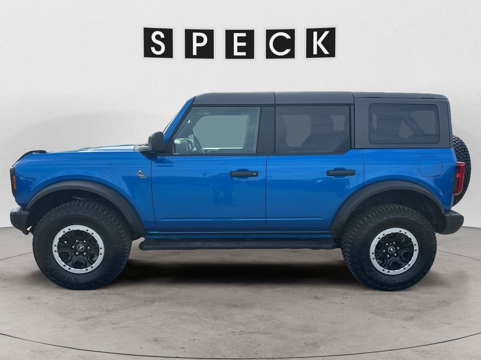 Used 2024 Ford Bronco Black Diamond w/ Sasquatch Package AWD/4WD image 2