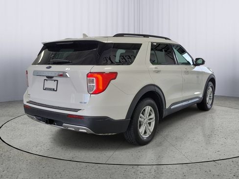 Certified 2020 Ford Explorer XLT w/ Equipment Group 202A AWD/4WD image 2