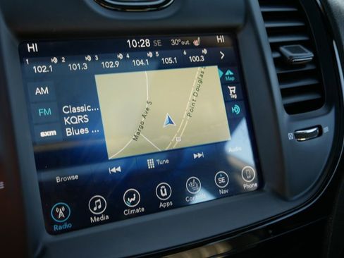 Used 2017 Chrysler 300 S w/ 300S Premium Group image 18