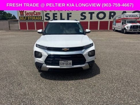 Used 2023 Chevrolet TrailBlazer LT FWD image 2