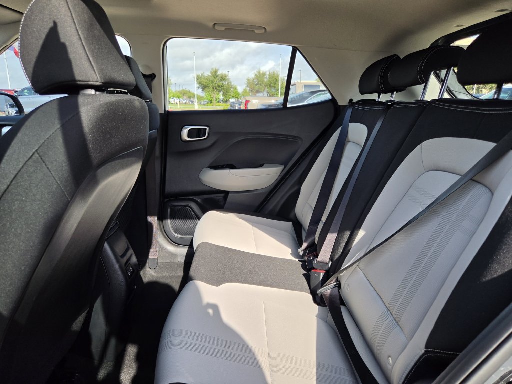 Used 2026 Hyundai Venue SEL FWD image 28