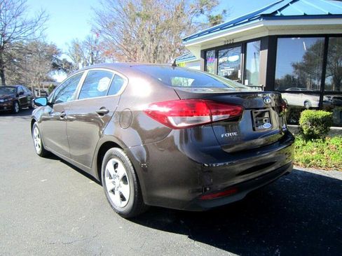 Used 2017 Kia Forte LX w/ LX Popular Package image 7