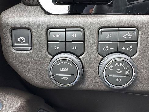 New 2026 Chevrolet Silverado 1500 LTZ w/ LTZ Premium Package AWD/4WD image 25