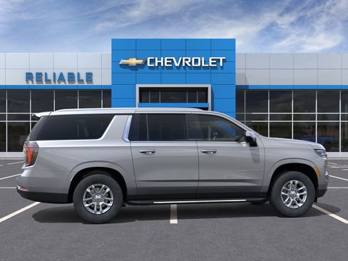 New 2026 Chevrolet Suburban LS image 5