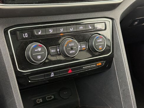 Used 2018 Volkswagen Atlas SEL w/ R-Line Package FWD image 18