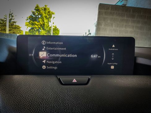 Used 2025 MAZDA CX-70 Plug-In Hybrid w/ Premium Pkg image 11