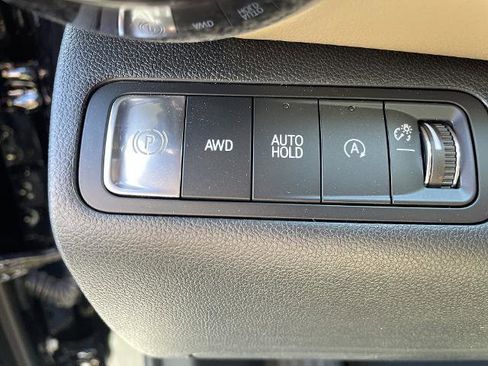New 2026 Chevrolet Equinox ACTIV w/ Convenience Package III AWD/4WD image 31
