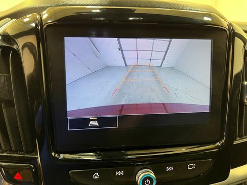 Used 2023 Chevrolet Traverse LT image 24