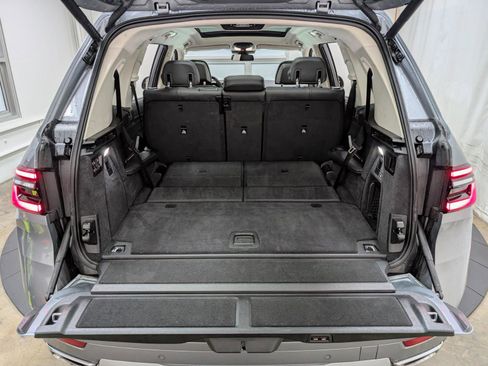Used 2025 BMW X7 xDrive40i image 28