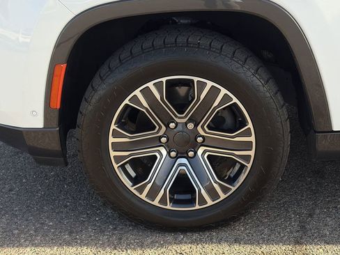 Used 2022 Jeep Wagoneer Series III w/ Convenience Group I image 32