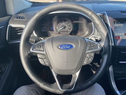 Used 2017 Ford Edge Titanium w/ Equipment Group 301A AWD/4WD image 17