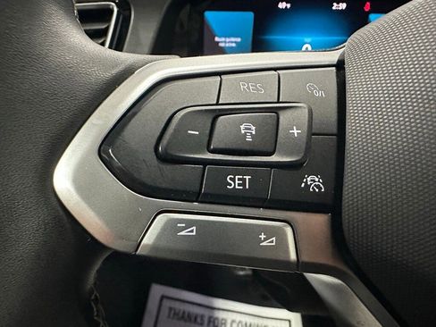 Used 2025 Volkswagen Atlas Cross Sport SE image 19