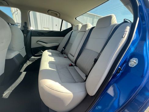 Used 2025 Nissan Altima 2.5 SV FWD image 16