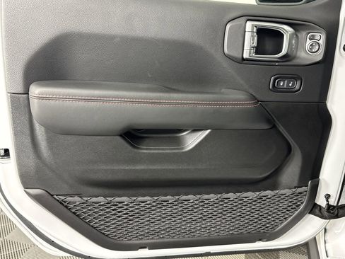 Used 2025 Jeep Wrangler Unlimited Rubicon image 8