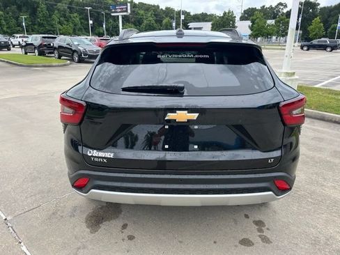 New 2026 Chevrolet Trax LT w/ Driver Confidence Package FWD image 5