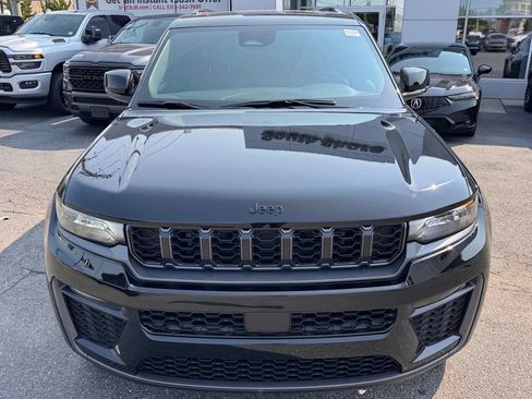 New 2026 Jeep Grand Cherokee Limited w/ Limited Altitude Package AWD/4WD image 2