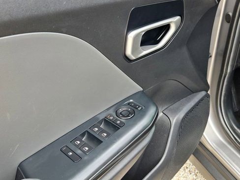Used 2025 Kia K4 LXS image 14