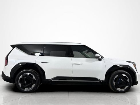 Used 2024 Kia EV9 Land AWD/4WD image 6