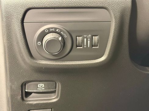 New 2025 Jeep Grand Cherokee L Laredo AWD/4WD image 12