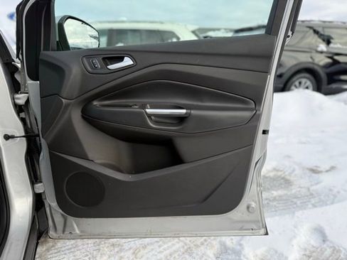 Used 2019 Ford Escape SEL image 16