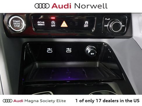 Used 2025 Audi Q5 Premium Plus w/ Premium Plus AWD/4WD image 5