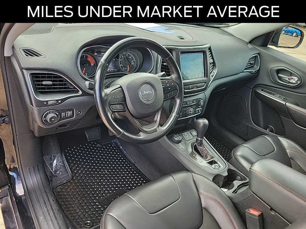 Used 2019 Jeep Cherokee Trailhawk w/ Comfort/Convenience Group AWD/4WD image 20