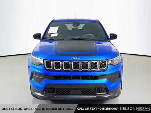 Used 2025 Jeep Compass Sport w/ Mopar Graphics Package image 2