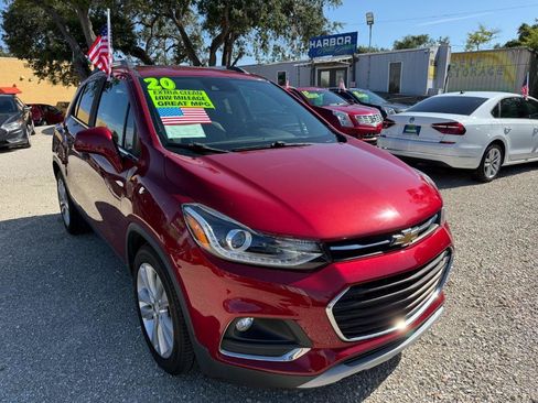 Used 2020 Chevrolet Trax Premier FWD image 1