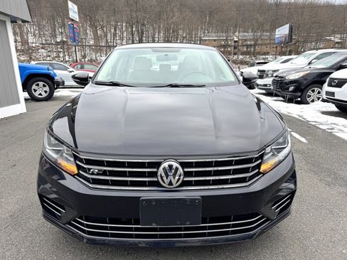 Used 2018 Volkswagen Passat 2.0T R-Line image 2