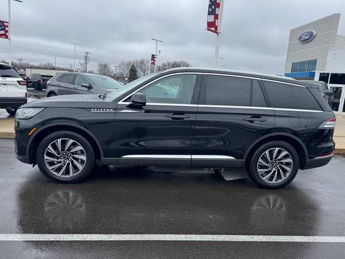 Used 2025 Lincoln Aviator Premiere AWD image 5