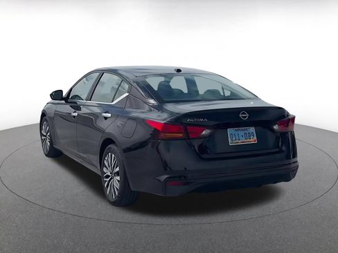 Used 2025 Nissan Altima 2.5 SV FWD image 10