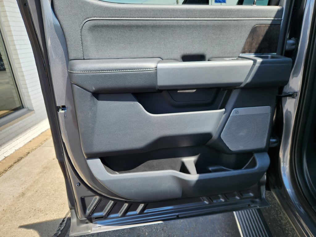 Used 2023 Ford F250 Lariat AWD/4WD image 19
